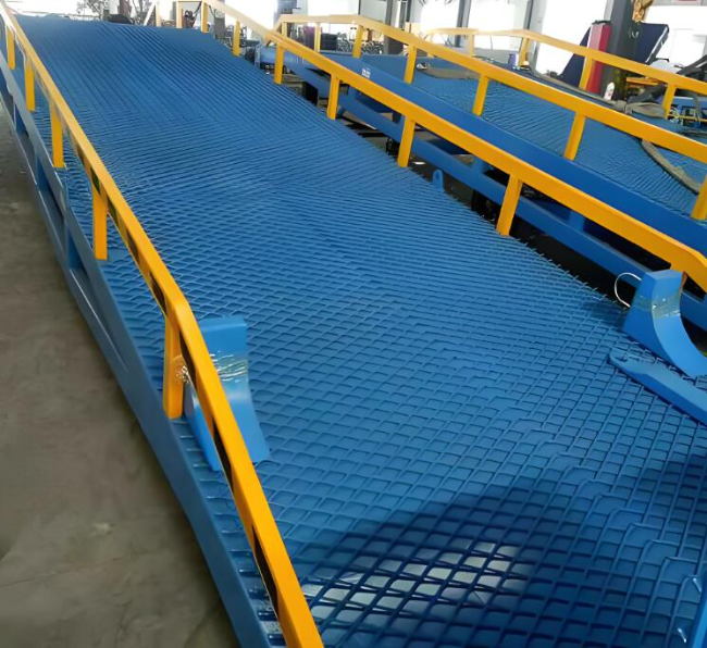 阿拉尔移动式液压登车桥